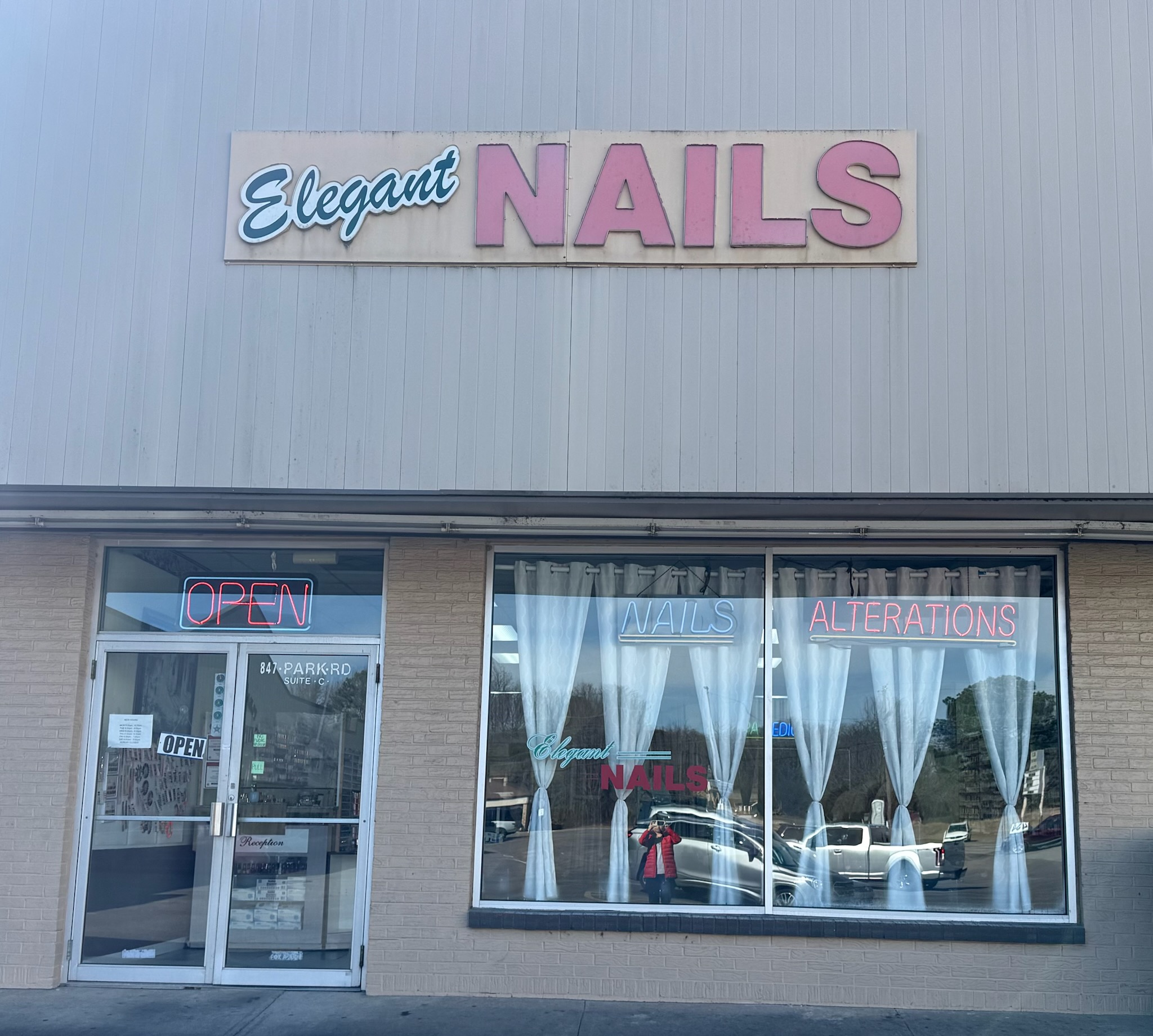 Elegant Nails & Alterations in Pleasant Grove, AL
